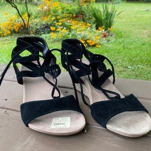 NWT Vionic Wedge Suede Sandals 11